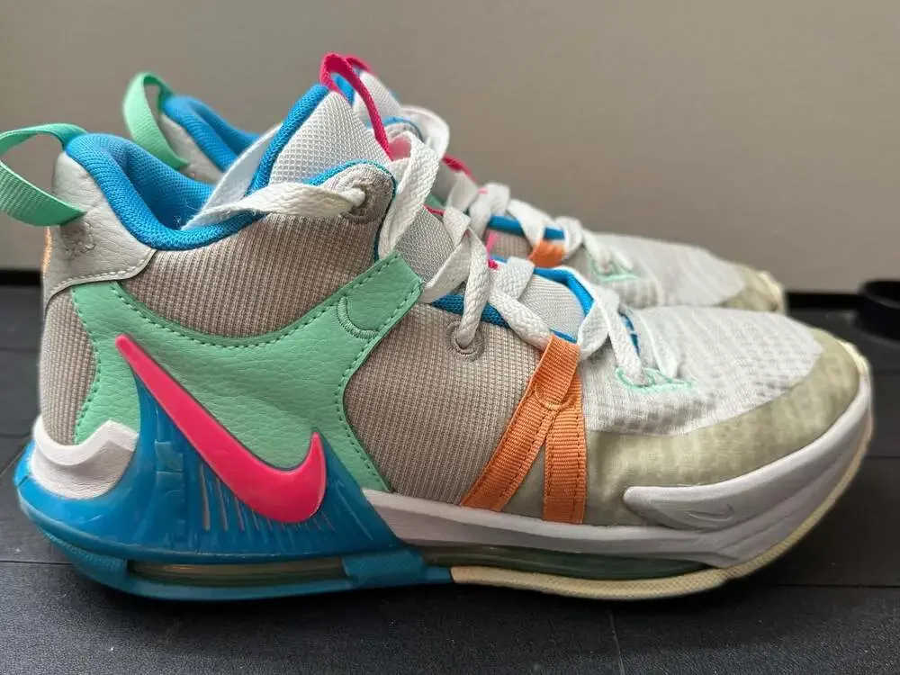 Nike LeBron Witness 7 GS Basketball Shoes 'Grey Fog Multi-Color' (DQ8650-003)